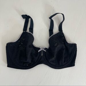 B.Tempt’d Black Lace Underwire Bra Size 34DDD